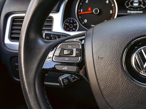 Внедорожник Volkswagen Touareg 2013 года, 2580000 рублей, Краснодар