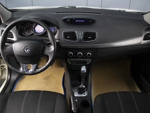 Седан Renault Fluence 2013 года, 710000 рублей, Омск