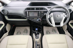Хетчбэк Toyota Aqua 2013 года, 767000 рублей, Красноярск