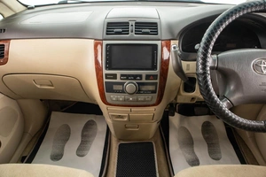Минивэн Toyota Ipsum 2003 года, 799000 рублей, Барнаул