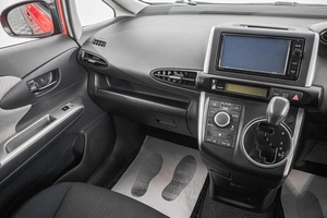 Минивэн Toyota Wish 2010 года, 1299000 рублей, Барнаул