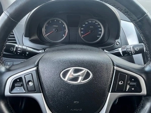 Седан Hyundai Solaris 2015 года, 959000 рублей, Абакан