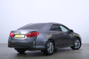 Седан Toyota Camry 2013 года, 2089000 рублей, Омск