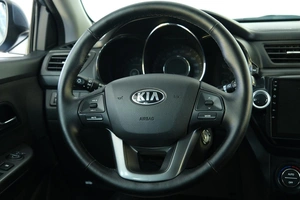 Седан Kia Rio 2014 года, 1319000 рублей, Омск