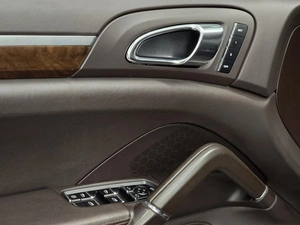 Внедорожник Porsche Cayenne 2011 года, 2499000 рублей, Красноярск