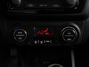 Седан Kia Rio 2012 года, 899000 рублей, Тюмень