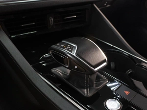 Внедорожник Volkswagen Touareg 2019 года, 4130000 рублей, Омск