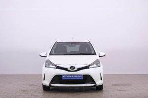 Хетчбэк Toyota Vitz 2016 года, 1129000 рублей, Омск