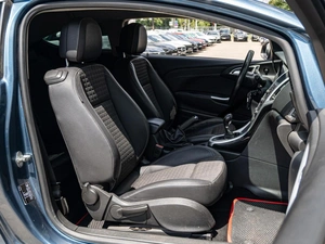 Хетчбэк Opel Astra GTC 2013 года, 850000 рублей, Краснодар