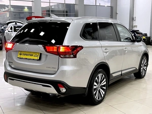 Внедорожник Mitsubishi Outlander 2018 года, 1787000 рублей, Солонцы