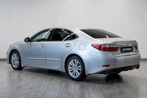 Седан Lexus ES 2013 года, 2299000 рублей, Саратов
