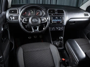 Седан Volkswagen Polo 2018 года, 1098000 рублей, Волгоград