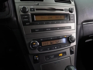 Седан Toyota Avensis 2011 года, 1030000 рублей, Воронеж