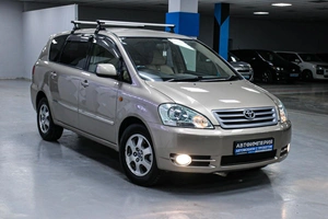 Минивэн Toyota Ipsum 2001 года, 768000 рублей, Солонцы