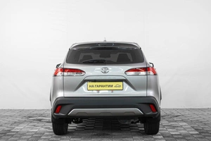 Внедорожник Toyota Corolla Cross 2024 года, 2949000 рублей, Кемерово