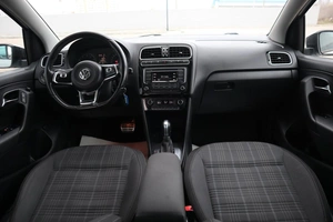 Седан Volkswagen Polo 2016 года, 1300000 рублей, Мирное