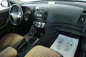 Седан Hyundai Elantra 2010 года, 759000 рублей, Омск