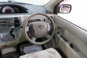 Минивэн Toyota Raum 2003 года, 569000 рублей, Новокузнецк