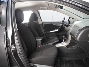 Седан Toyota Corolla 2007 года, 890000 рублей, Омск