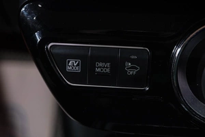 Лифтбек Toyota Prius 2016 года, 1629000 рублей, Новокузнецк
