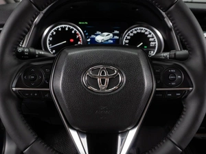 Седан Toyota Camry 2018 года, 2749000 рублей, Тюмень
