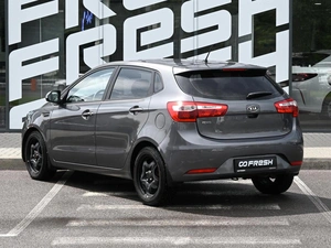 Хетчбэк Kia Rio 2012 года, 860000 рублей, Волгоград