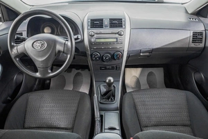 Седан Toyota Corolla 2007 года, 849000 рублей, Барнаул