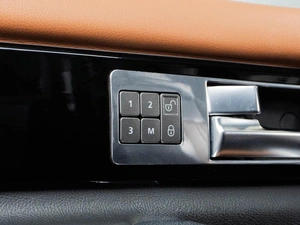 Внедорожник Land Rover Discovery 2015 года, 2490000 рублей, Тюмень