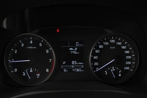 Седан Hyundai Elantra 2017 года, 1340000 рублей, Омск