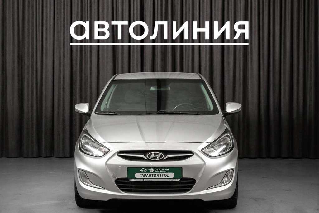 Седан Hyundai Solaris 2011 года, 740000 рублей, Красноярск