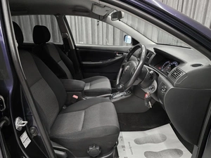 Хетчбэк Toyota Corolla 2002 года, 579000 рублей, Красноярск