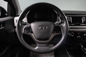 Седан Hyundai Solaris 2021 года, 1489000 рублей, Сургут