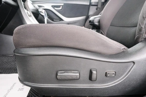 Седан Hyundai Elantra 2012 года, 1019000 рублей, Красноярск