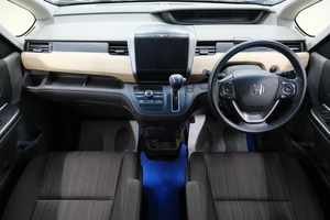 Минивэн Honda Freed 2017 года, 1729000 рублей, Омск