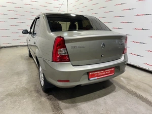 Седан Renault Logan 2011 года, 525000 рублей, Красноярск