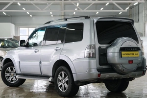 Внедорожник Mitsubishi Pajero 2011 года, 1779000 рублей, Омск