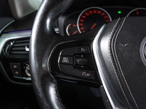 Седан BMW 5 серия 2018 года, 3000000 рублей, Волгоград