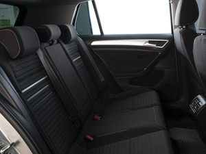 Хетчбэк Volkswagen Golf 2014 года, 1330000 рублей, Омск