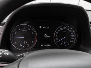 Седан Hyundai Elantra 2017 года, 1625000 рублей, Краснодар