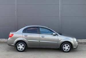 Седан Kia Rio 2011 года, 570000 рублей, Солонцы