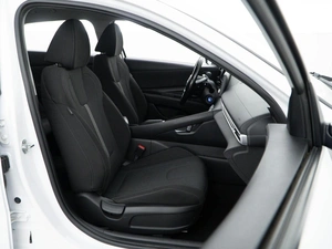 Седан Hyundai Elantra 2021 года, 1927077 рублей, Москва