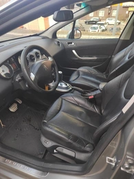 Универсал Peugeot 308 2011 года, 450000 рублей, Красноярск