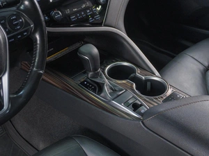 Седан Toyota Camry 2019 года, 2899000 рублей, Сургут