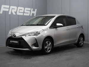 Хетчбэк Toyota Vitz 2017 года, 1000000 рублей, Омск