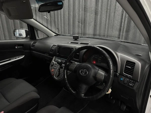 Минивэн Toyota Wish 2004 года, 599000 рублей, Красноярск