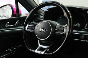 Седан Kia K5 2020 года, 2799000 рублей, Омск