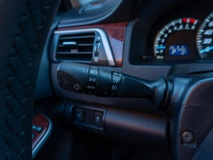 Седан Toyota Camry 2013 года, 1559000 рублей, Саратов