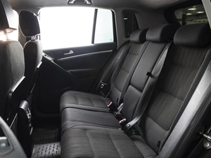 Внедорожник Volkswagen Tiguan 2011 года, 1390000 рублей, Омск