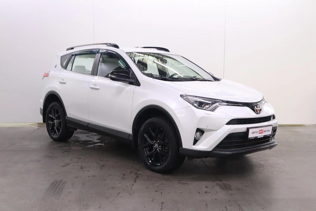 Внедорожник Toyota RAV4 2018 года, 2620000 рублей, Брянск
