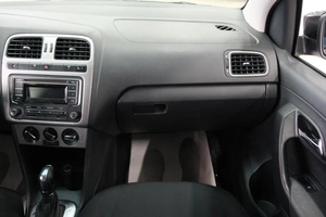 Седан Volkswagen Polo 2013 года, 799000 рублей, Омск